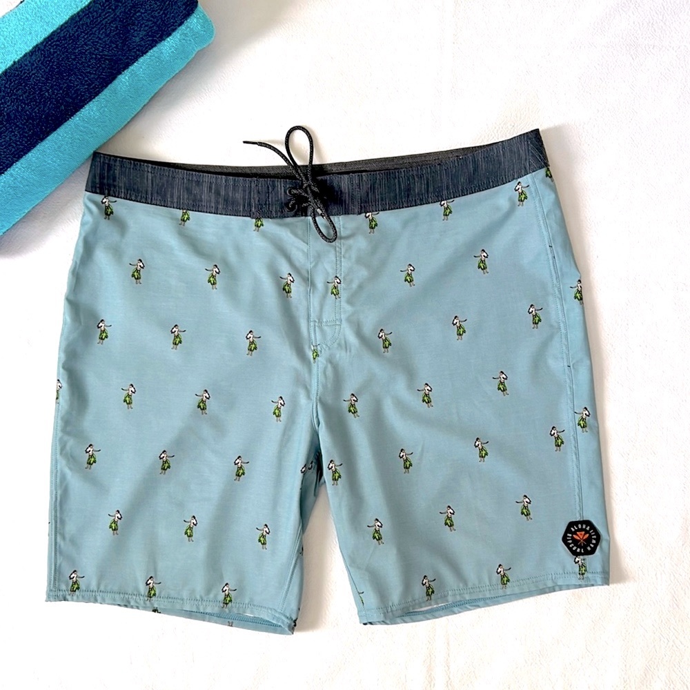Rip Curl Men's Mirage Board Shorts / Trunks Size 40 Hula Girl Print